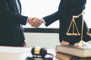 Помощь юриста в решении споров по государственным и негосударственным контрактам в Челябинске Город Челябинск